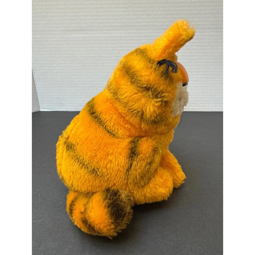 Vintage Dakin Garfield Plush Sleepy Eyes Orange Cat Plush 1981 Jim Davis